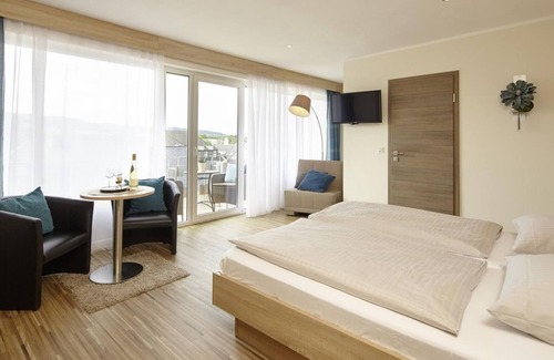 Schweich Maison | Double room with shower and WC - Hotel "Zum Stern"