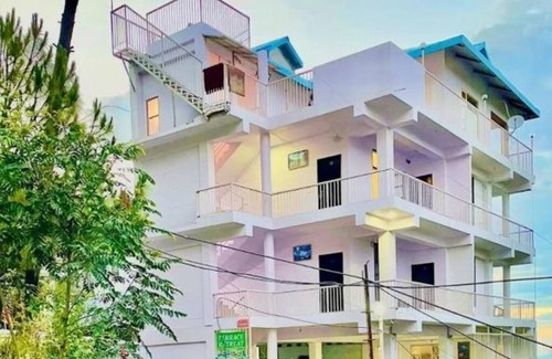 Kasauli Appartement | Double Room with Terrace - The Terrace Retreat by StayVues