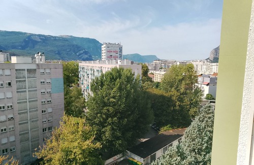 Secteur 4 Appartement | Double room with WIFI