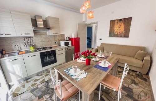 Vado Ligure Appartement | Double Suite - Ferries 7 Min - Beaches 3 Min
