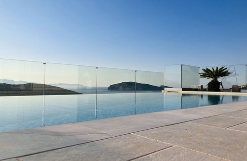 Pefki Villa | Hi-spec quality modern villas with large jacuzzi.