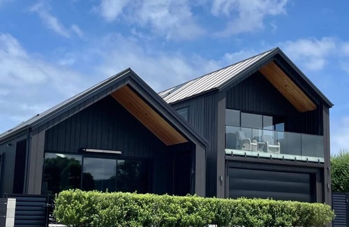 Pauanui Maison | Double Waterfront Pauanui Waterways Home With Stunning Views And Private Jetty