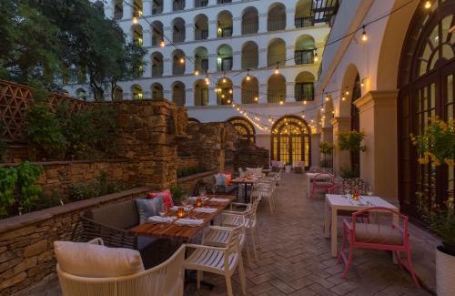 St. Johns Hôtel | DoubleTree by Hilton Austin