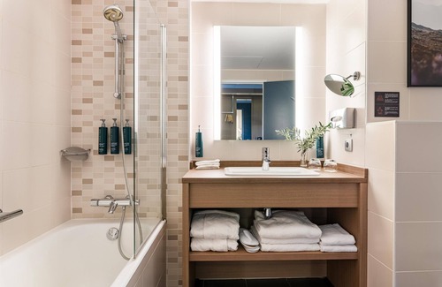 Porte Des Alpes - Mi Plaine - Manissieux Hôtel | DoubleTree by Hilton Lyon Eurexpo & Spa