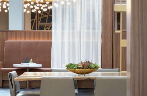 Newark Hôtel | DoubleTree by Hilton Hotel Newark Airport