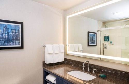 Newark Hôtel | DoubleTree by Hilton Hotel Newark Airport