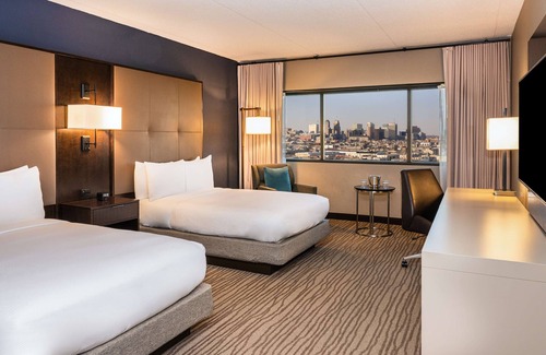 Newark Hôtel | DoubleTree by Hilton Hotel Newark Airport