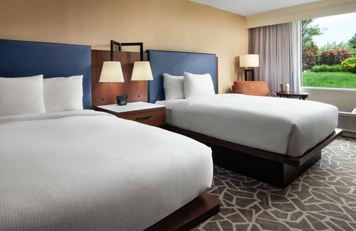 Parole Hôtel | DoubleTree by Hilton Hotel Annapolis