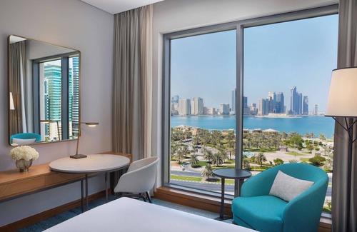 Al Majaz Hôtel | DoubleTree by Hilton Sharjah Waterfront Hotel & Residences