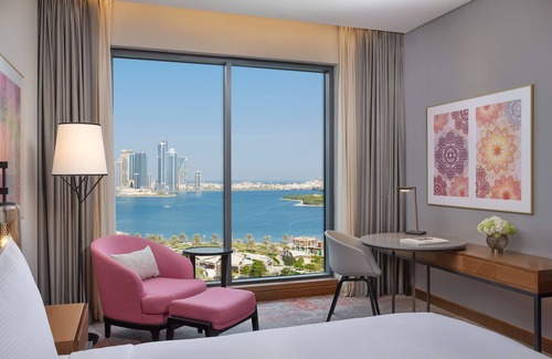 Al Majaz Hôtel | DoubleTree by Hilton Sharjah Waterfront Hotel & Residences