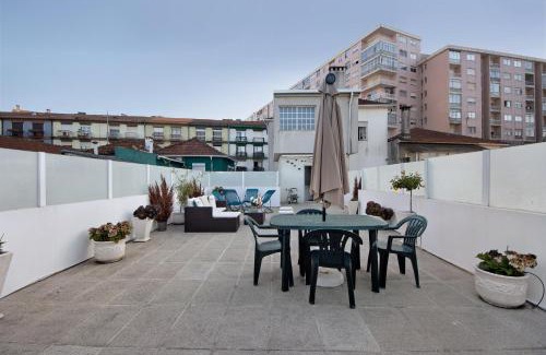 Vila Nova de Gaia Maison | Douro Garden And Rooftop Home