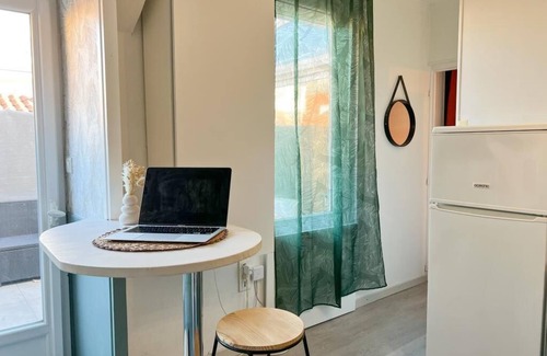 La Gare Appartement | Doux Pavillon - La Canopée: 8min walk from the station