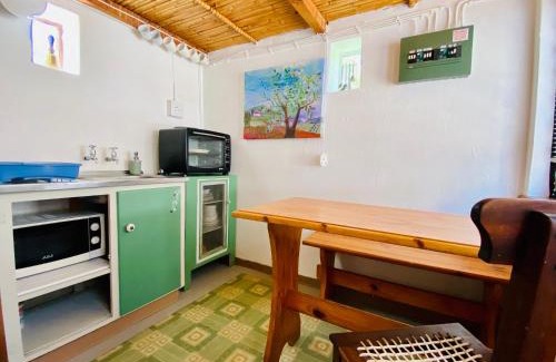 Breede Valley Chalet De Ski | Dove Cottage at Rhebokskraal Olive Estate
