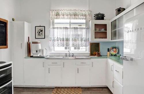 Maclean Maison | Dove Cottage