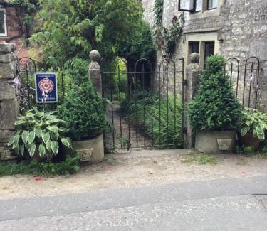 Stroud Maison | Dove Cottage