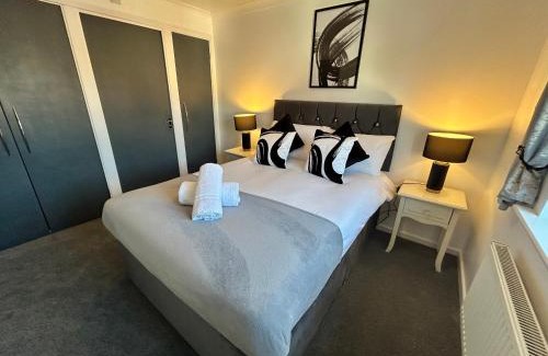 Uttoxeter Maison | Dovefield House - Modern 3 Bed Home from Home - Alton Towers, Uttoxeter Races