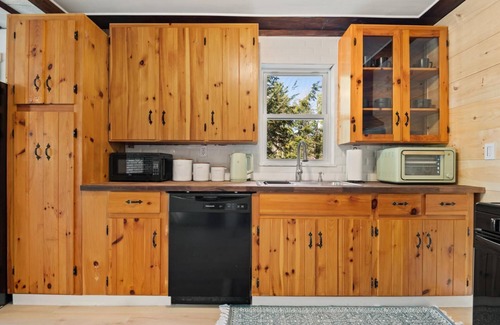 Sullivan Maison | Down East Maine Beach Front Escape Near Bar Harbor