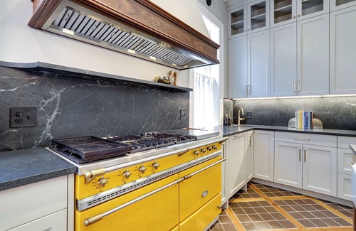 Old Town West Maison | Downham House - A Poshabodes Luxury Home!