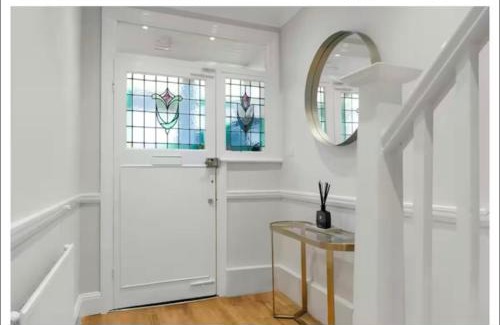 Bruce Grove Maison | Downhills Studio Flat in Loft Space