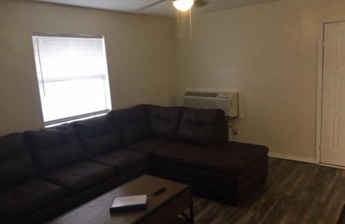 Lawton Appartement | Downstairs One Bedroom Close To Fort Sill!