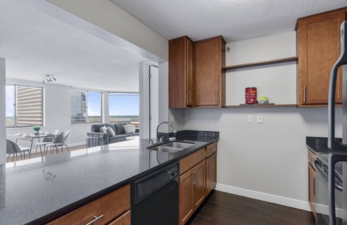 Downtown Minneapolis Appartement | Downtown 2bd Sky Lounge Pool Gym 1811
