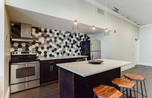 Downtown Minneapolis Appartement | Downtown 2bd Sky Lounge Pool Gym 1811