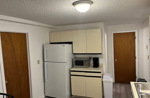 Amesbury Appartement | Downtown Amesbury! 15 Mins to Beach