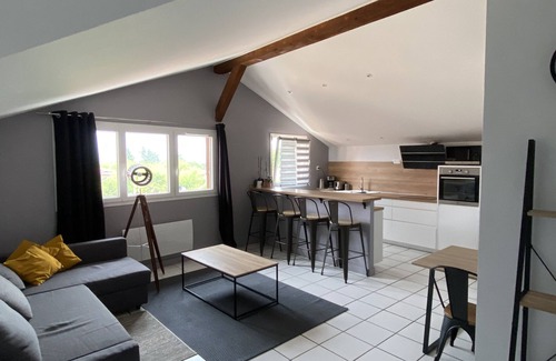 La Cote-Saint-Andre Appartement | Appartement situé en centre ville avec parking privatif.