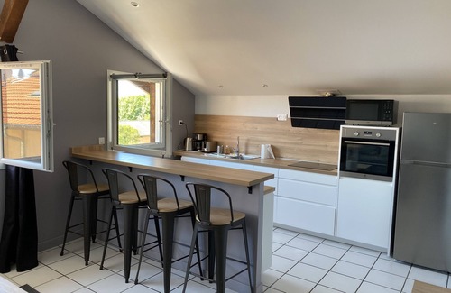 La Cote-Saint-Andre Appartement | Appartement situé en centre ville avec parking privatif.