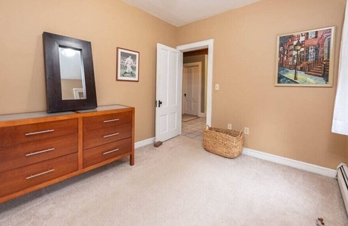 Groton Appartement | Downtown Apartment, walk to restaurants, cafes and walking trails