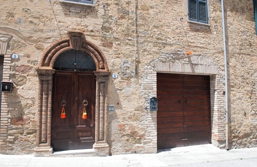Bettona Appartement | Downtown apartment with 3 bedrooms in the fabulous Bettona with WiFi