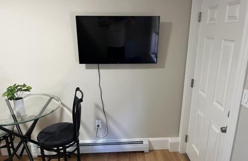 Beverly Appartement | Downtown Apt King Beds Mins to Salem