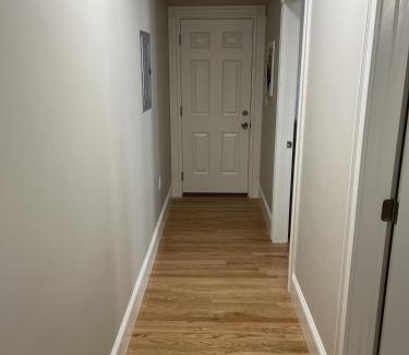 Beverly Appartement | Downtown Apt King Beds Mins to Salem