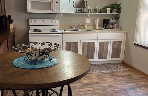 Guthrie Appartement | Downtown Apt. Wi-FI. Pets OK!