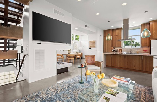 Central East Austin Maison | Downtown Austin Gem I Pet-friendly 4BR home w/ fire pit & fenced yard