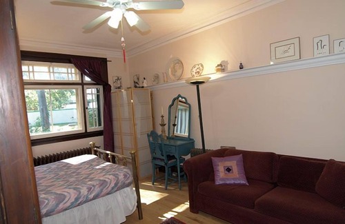 Centretown Maison | Downtown Bed and Breakfast