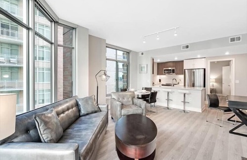 Woodmont Triangle Appartement | Downtown Bethesda | Pet-friendly| NIH Close by | by GLS