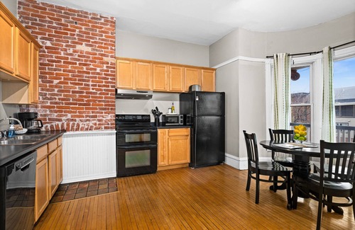 Endion Copropriété | Downtown Condo in Duluth | City View Condo