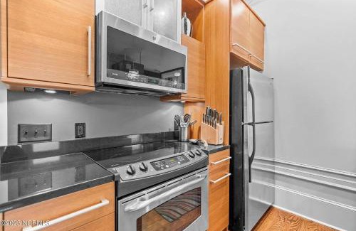 Downtown Wilmington Appartement | Downtown Condo*Balcony*River*Pet Friendly*Beach
