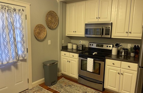 Covington Maison | Downtown Covington Cottage- walking distance to Covington Square