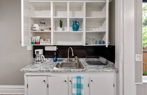 Uptown Maison | Downtown Denver ❂Capitol Hill Beachy Getaway ❂94 Walk Score ❂King Bed