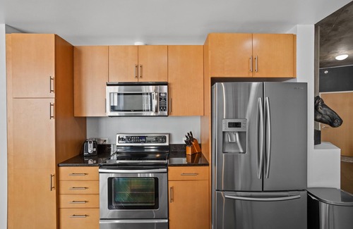 Downtown Denver Copropriété | Downtown Denver High-Rise with Pool: SPIRE 1204