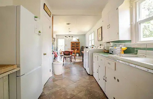 Georgetown Maison | Retro Mid century coastal cottage @ Georgetown