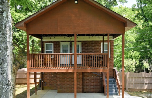 Florence Maison | Downtown Gem 2 Br w Spacious Yard