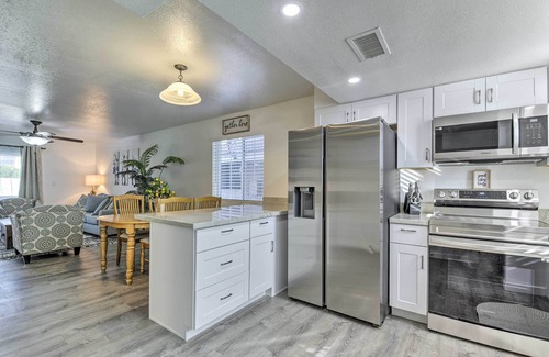 Gilbert Copropriété | Downtown Gilbert Condo w/ Screened Porch!