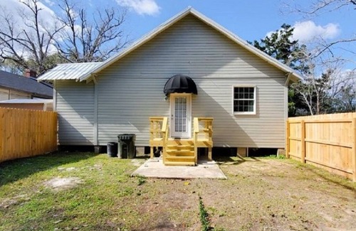 Thomasville Maison | Downtown Historic Acorn Cottage