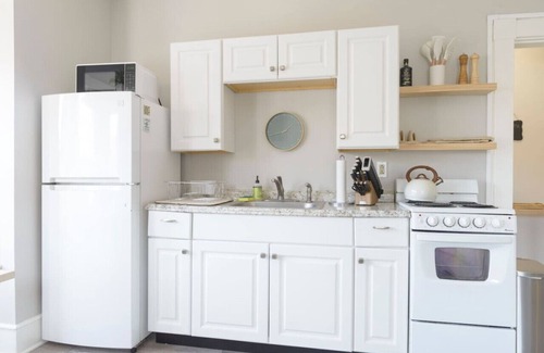 Portsmouth Maison | Downtown House Sleeps 10 with 3 King Beds and More