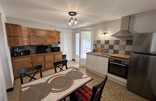 La Roche-Posay Appartement | Appartement centre-ville La Roche-Posay, jardin, terrasse, WIFI, lave-vaisselle