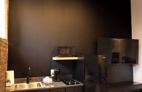 Downtown Toledo Appartement | Downtown Loft at 5/3 Field!