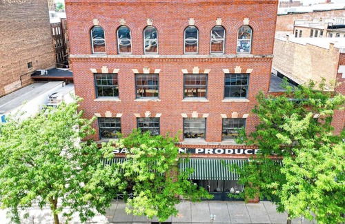 Downtown Toledo Appartement | Downtown Loft at 5/3 Field!